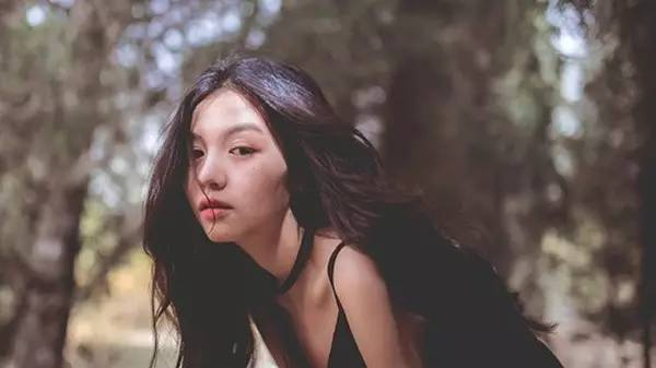 蛇魚怪演員，自然美景的探索之旅
