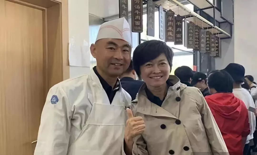 小崔最新消息,小崔的最新日常故事，城市里的溫暖瞬間