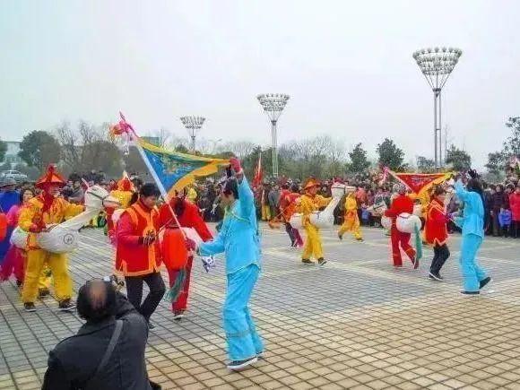 現(xiàn)代科技與傳統(tǒng)工藝的結(jié)合，最新時(shí)尚馬燈誕生！